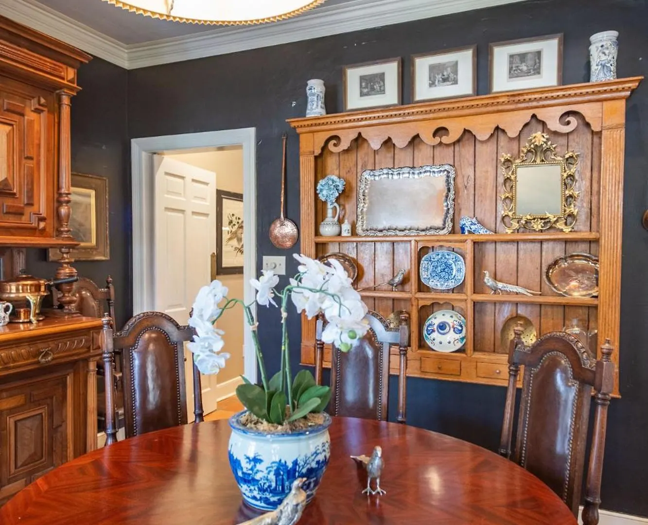 Classic Central Memphis Four Bedroom Home США